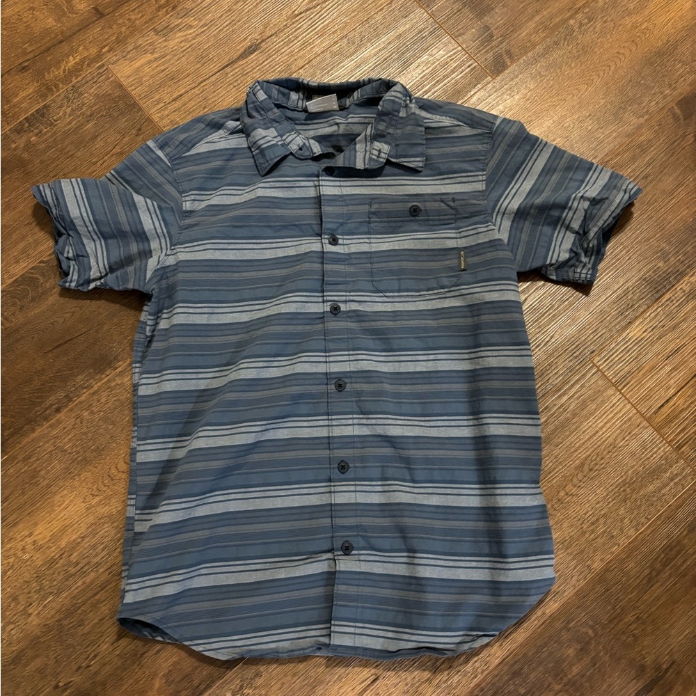 Columbia Men's Short Sleeve Button-Up Shirt Blue , Size MEDIUM Regular Fit